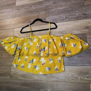 J.O.A yellow floral off the shoulder crop top Size Large